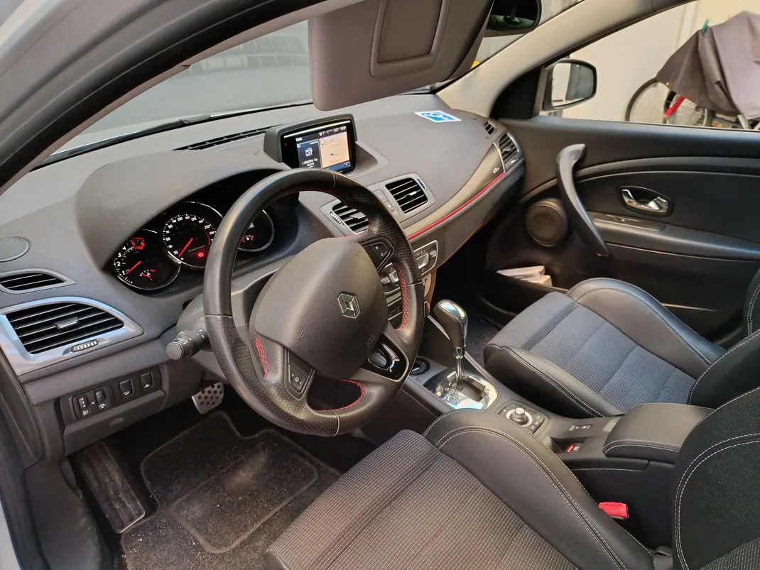 Renault Mégane Sport Tourer 2015 - 10500 EUR, 82000 km - 82000km - foto 12 de 12