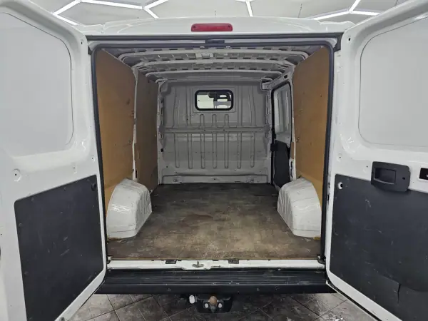 Peugeot BOXER 2.0 BlueHDi 435 L4H2 Premium 2017 - 15990 EUR, 168872 km - AUTO.MOTO.pt - 168872km - foto 15 de 30