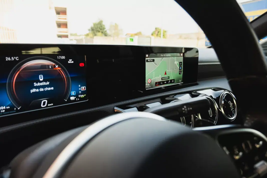 Mercedes-Benz A 250 2022 - 25000 EUR, 124440 km - AUTO.MOTO.pt - 124440km - foto 17 de 24