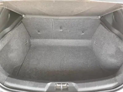 Volvo V40 Cross Country 2014 - 8150 EUR, 211000 km - AUTO.MOTO.pt - 211000km - foto 16 de 35
