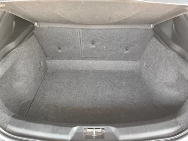 Volvo V40 Cross Country 2014 - 8150 EUR, 211000 km - AUTO.MOTO.pt - 211000km - foto 16 de 35