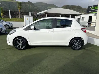 Toyota Yaris 2018 - 18490 EUR, 135785 km - AUTO.MOTO.pt - 135785km - foto 4 de 14