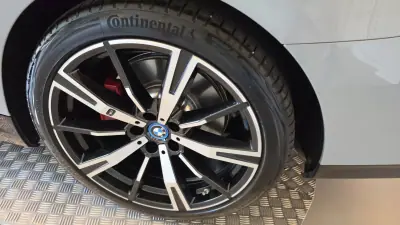 BMW i5 2024 - 52900 EUR, 121823 km - AUTO.MOTO.pt - 121823km - foto 32 de 57