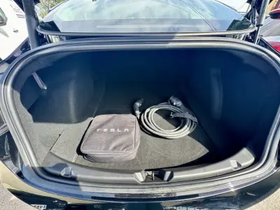 Tesla Model 3 2022 - 28690 EUR, 82305 km - AUTO.MOTO.pt - 82305km - foto 26 de 31