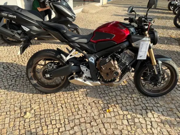 Honda Cb 2025 — foto 3 de 13