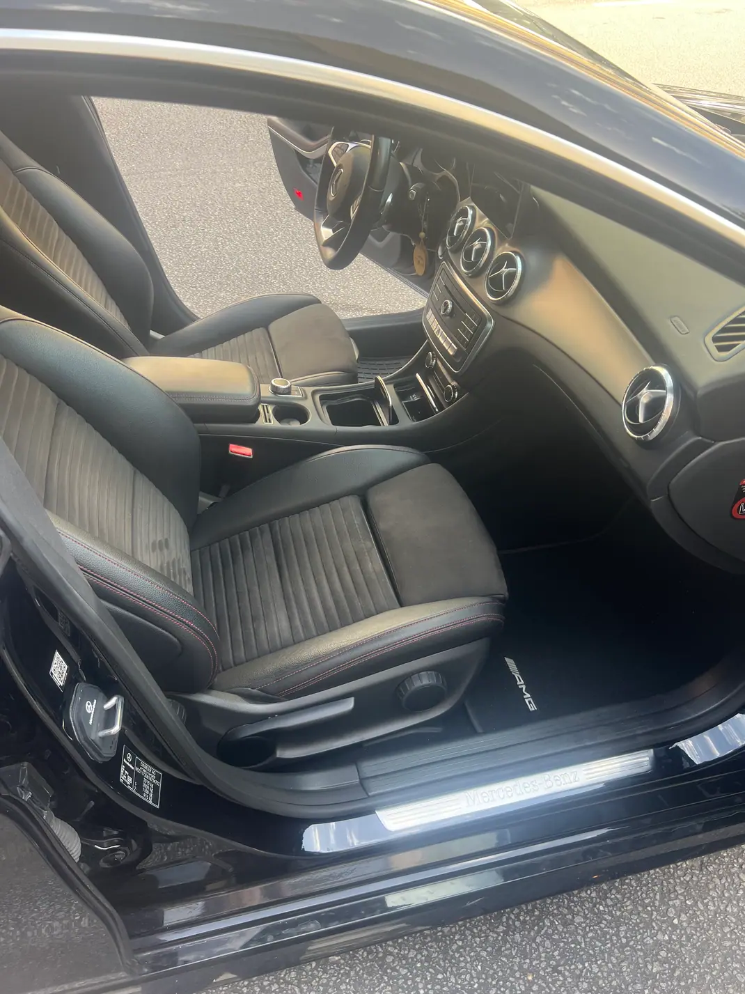 Mercedes-Benz CLA 200 2019 - 26000 EUR, 101000 km - AUTO.MOTO.pt - 101000km - foto 10 de 10