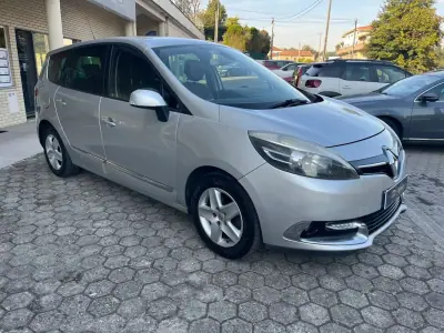 Renault Grand Scénic 2015 - 9900 EUR, 291000 km - AUTO.MOTO.pt - 291000km - foto 4 de 14