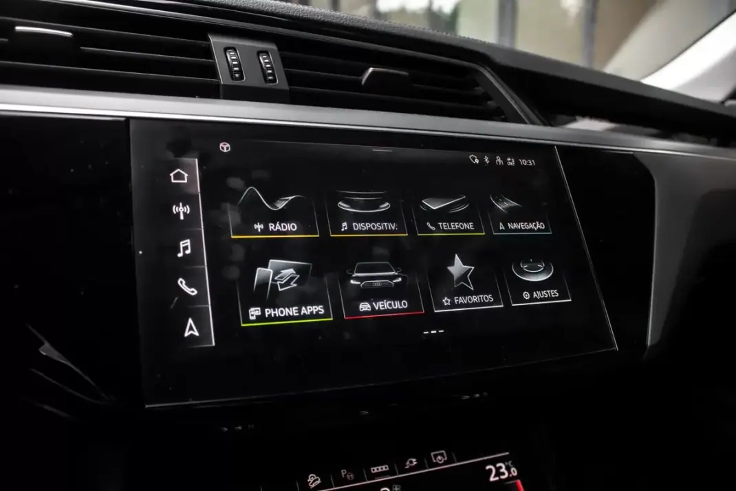 Audi Q8 e-Tron Sportback 2023 - 49900 EUR, 34353 km - AUTO.MOTO.pt - 34353km - foto 41 de 44
