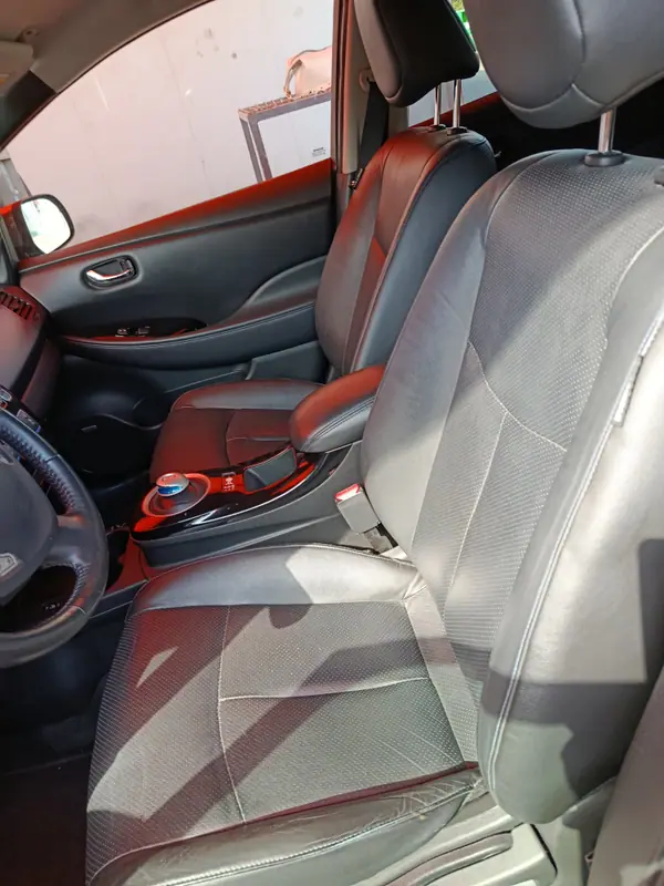 Nissan Leaf 2016 - 7500 EUR, 140000 km - AUTO.MOTO.pt - 140000km - foto 2 de 11