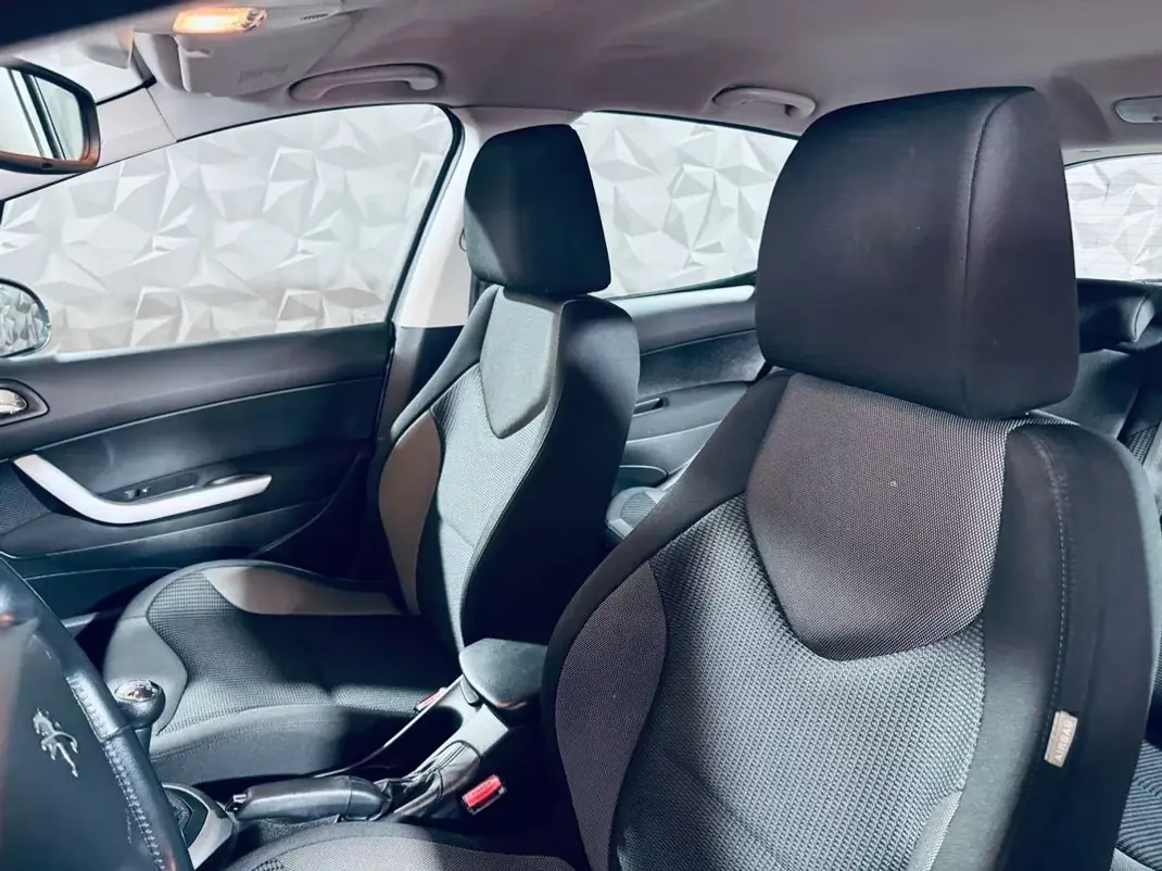 Peugeot 308 2012 - 6450 EUR, 226882 km - AUTO.MOTO.pt - 226882km - foto 17 de 20