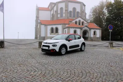 Citroën C3 2016 - 10990 EUR, 138000 km - AUTO.MOTO.pt - 138000km - foto 6 de 30