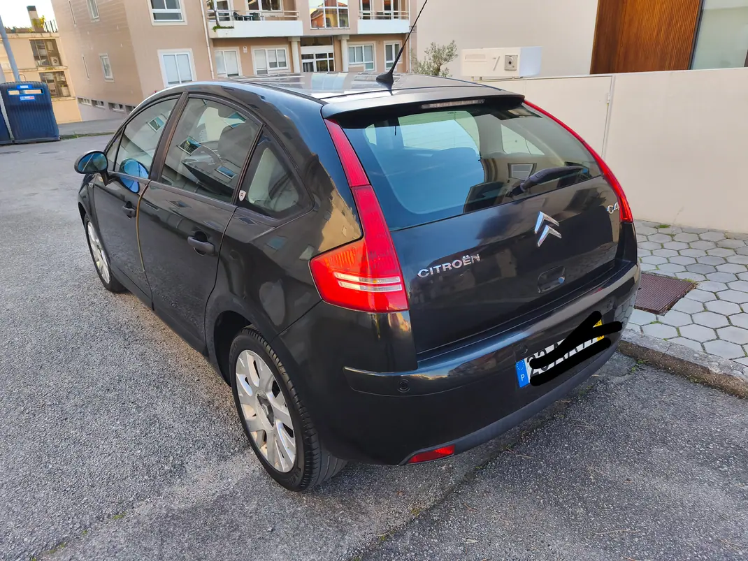 Citroën C4 2005 - 3200 EUR, 175000 km - AUTO.MOTO.pt - 175000km - foto 2 de 2