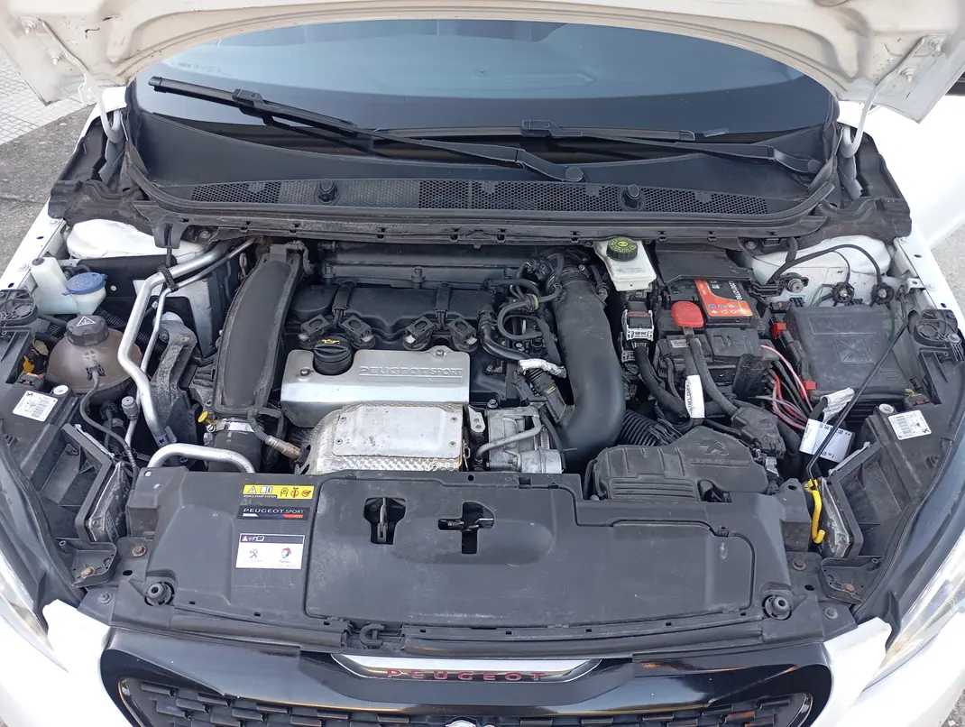Peugeot 308 2016 - 17999 EUR, 156475 km - AUTO.MOTO.pt - 156475km - foto 15 de 15