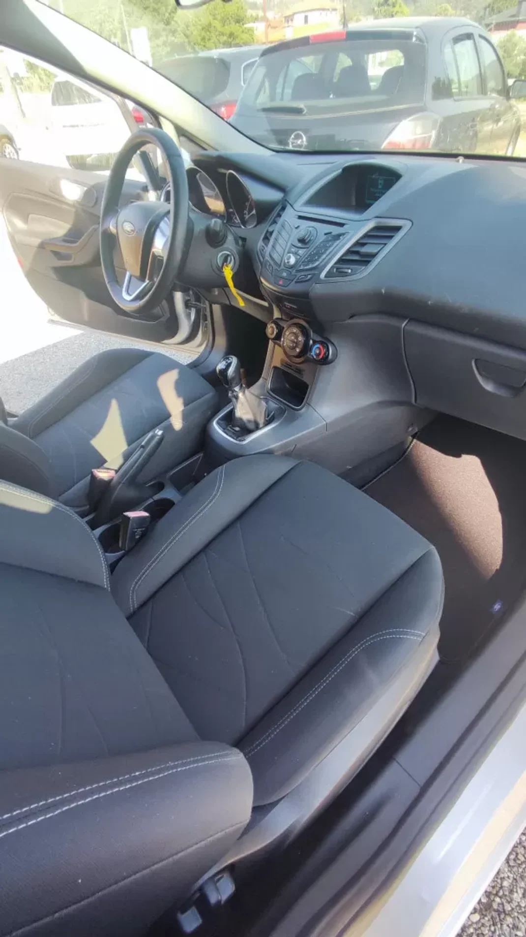 Ford Fiesta 2014 - 9798 EUR, 176798 km - AUTO.MOTO.pt - 176798km - foto 19 de 23