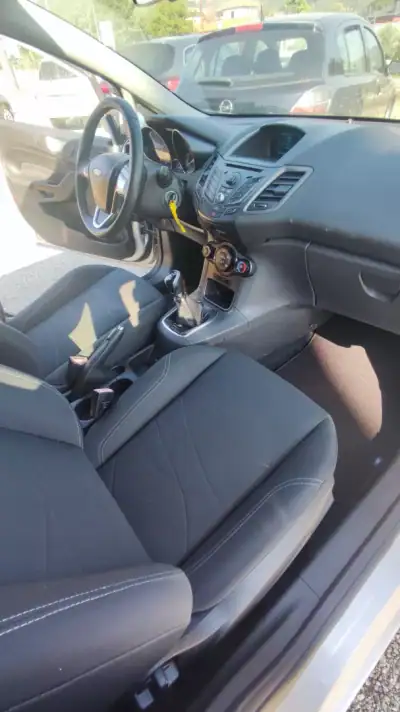 Ford Fiesta 2014 - 9798 EUR, 176798 km - AUTO.MOTO.pt - 176798km - foto 19 de 23