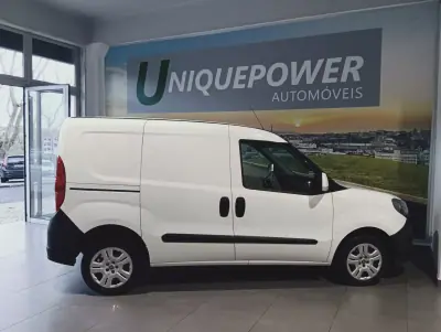 Fiat DOBLO CARGO 1.3 M-JET EASY 3 Lugares 2021 - 10990 EUR, 99701 km - AUTO.MOTO.pt - 99701km - foto 4 de 20