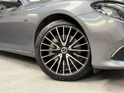 Mercedes-Benz E 300 2019 - 25750 EUR, 235639 km - AUTO.MOTO.pt - 235639km - foto 14 de 20