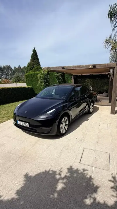 Tesla Model Y 2022 - 36900 EUR, 81500 km - foto 1 de 23