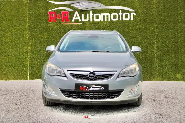 Opel Astra Sports Tourer 2011 - 7990 EUR, 175000 km - AUTO.MOTO.pt - 175000km - foto 4 de 27