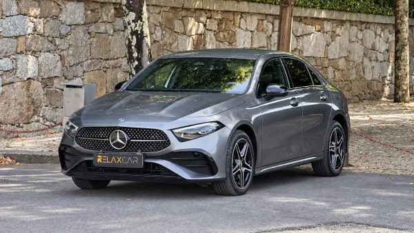 Mercedes-Benz A 250 Limousine e 8G-DCT AMG Line 2023 Híbrido Plug-In