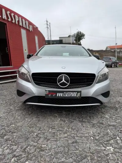 Mercedes-Benz A 160 2014 - 12900 EUR, 220000 km - AUTO.MOTO.pt - 220000km - foto 2 de 8