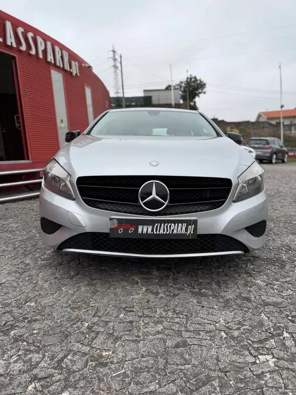 Mercedes-Benz A 160 2014 - 12900 EUR, 220000 km - AUTO.MOTO.pt - 220000km - foto 2 de 8