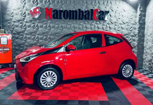 Toyota Aygo 2019 - 10750 EUR, 126299 km - AUTO.MOTO.pt - 126299km - foto 12 de 35