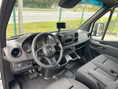 Mercedes-Benz Sprinter 515 CDI Contentor + Plataforma Elevatória 2023 - 49750 EUR, 54000 km - AUTO.MOTO.pt - 54000km - foto 15 de 33