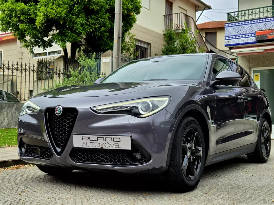 Alfa Romeo Stelvio 2017 - 19900 EUR, 183000 km - 183000km - foto 3 de 23