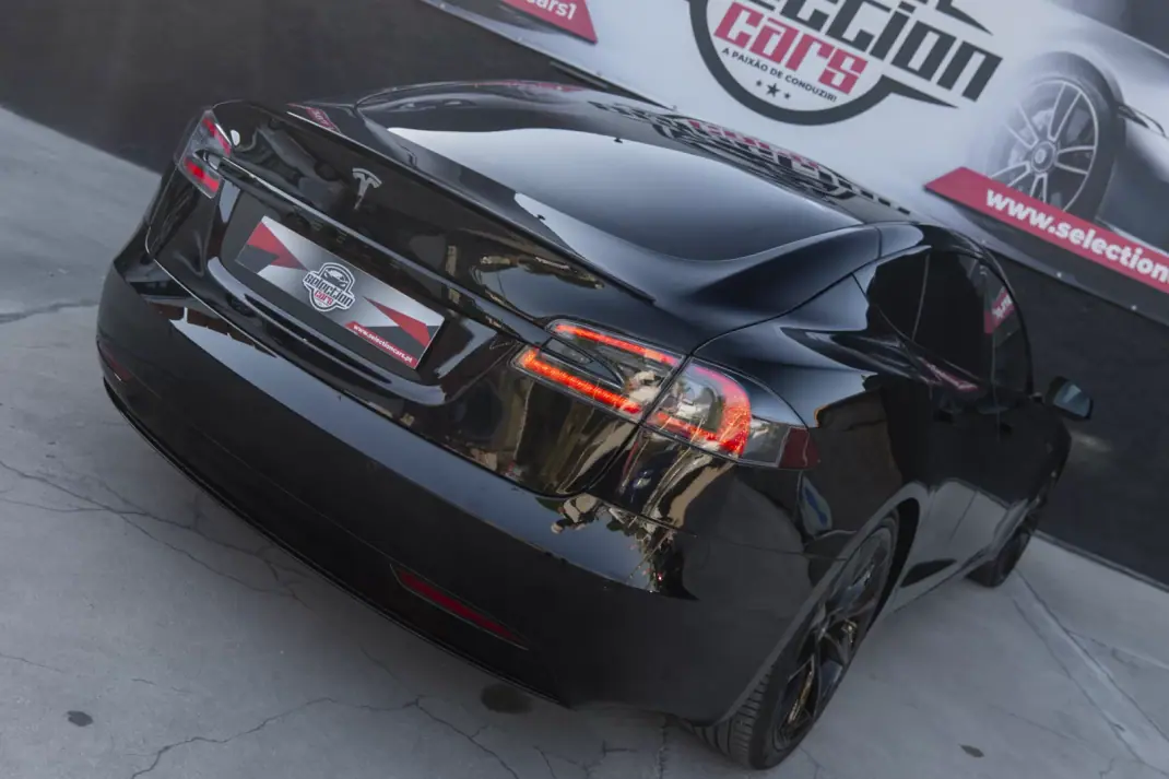 Tesla Model S 2018 - 26900 EUR, 119000 km - AUTO.MOTO.pt - 119000km - foto 8 de 25