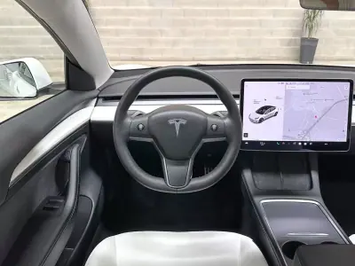 Tesla Model 3 2021 - 27950 EUR, 49088 km - AUTO.MOTO.pt - 49088km - foto 47 de 59