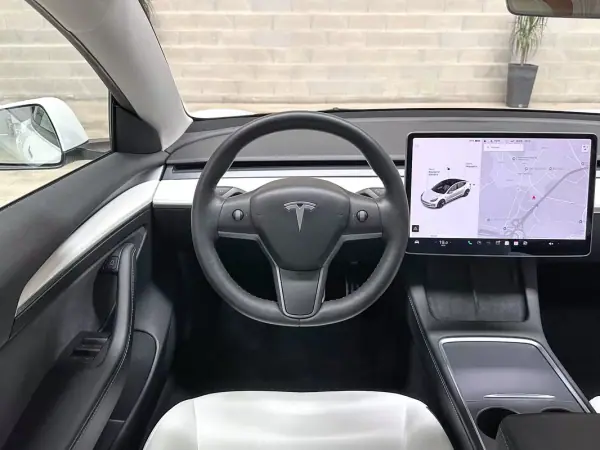 Tesla Model 3 2021 - 27950 EUR, 49088 km - AUTO.MOTO.pt - 49088km - foto 47 de 59