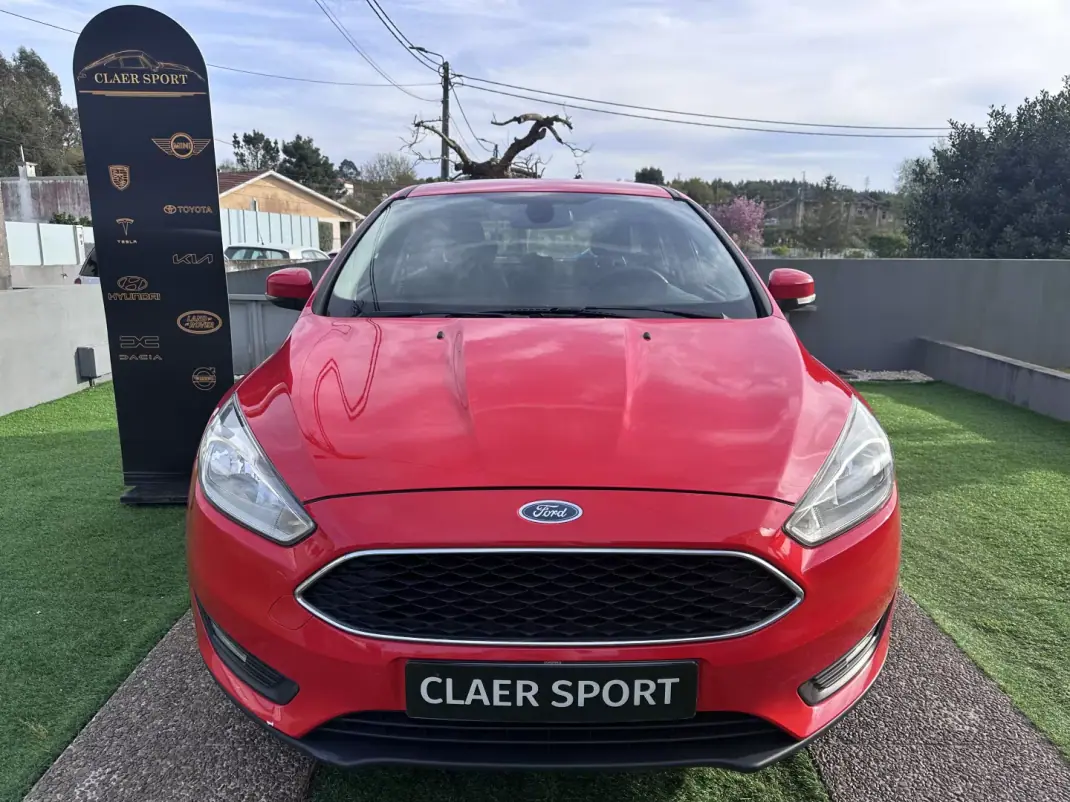 Ford Focus 2017 - 9900 EUR, 190000 km - AUTO.MOTO.pt - 190000km - foto 2 de 50