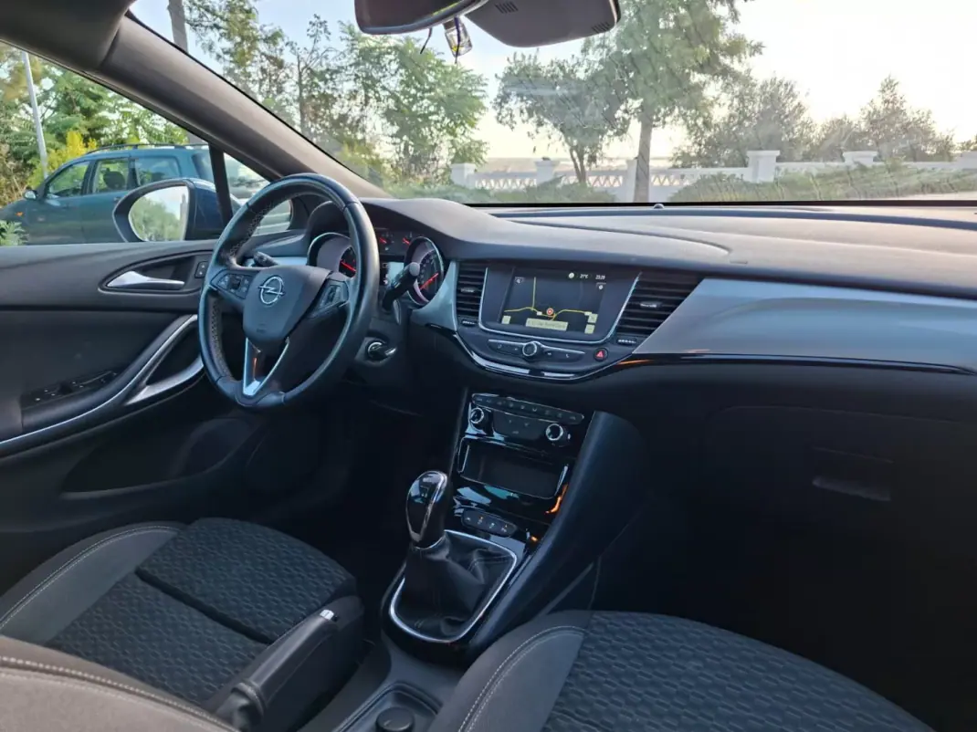 Opel Astra Sports Tourer 2020 - 9900 EUR, 170143 km - 170143km - foto 18 de 21