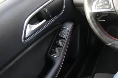 Mercedes-Benz GLA 180 2016 - 22500 EUR, 148000 km - AUTO.MOTO.pt - 148000km - foto 30 de 32