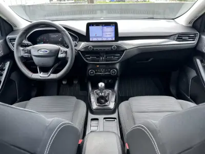 Ford Focus 2018 - 10900 EUR, 100000 km - AUTO.MOTO.pt - 100000km - foto 29 de 56