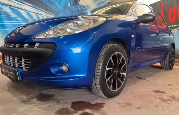 Peugeot 206 2011 - 4999 EUR, 127000 km - AUTO.MOTO.pt - 127000km - foto 17 de 34