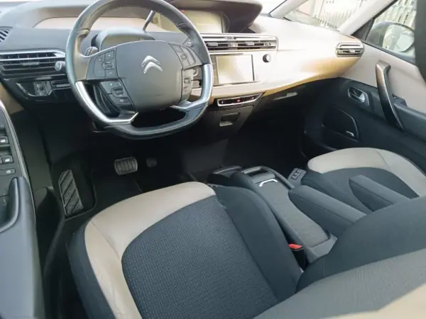 Citroën C4 Picasso 2016 - 13500 EUR, 148000 km - AUTO.MOTO.pt - 148000km - foto 25 de 28