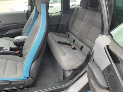 BMW i3 2016 - 15900 EUR, 112000 km - AUTO.MOTO.pt - 112000km - foto 10 de 13