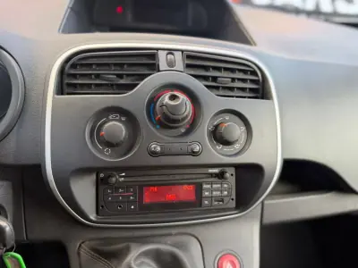 Renault KANGOO EXPRESS 1.5 DCI BUSINESS 3 L S/S 2020 - 8900 EUR, 225859 km - AUTO.MOTO.pt - 225859km - foto 5 de 13