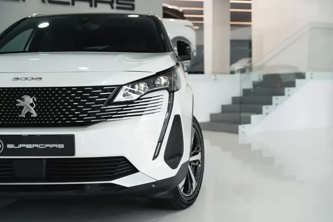 Peugeot 3008 2021 - 22950 EUR, 79620 km - 79620km - foto 3 de 54