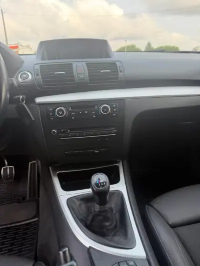 BMW 118 2010 - 12000 EUR, 176393 km - AUTO.MOTO.pt - 176393km - foto 12 de 18
