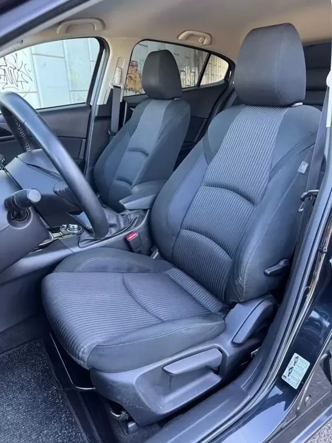 Mazda 3 2015 - 11950 EUR, 50000 km - 50000km - foto 8 de 20