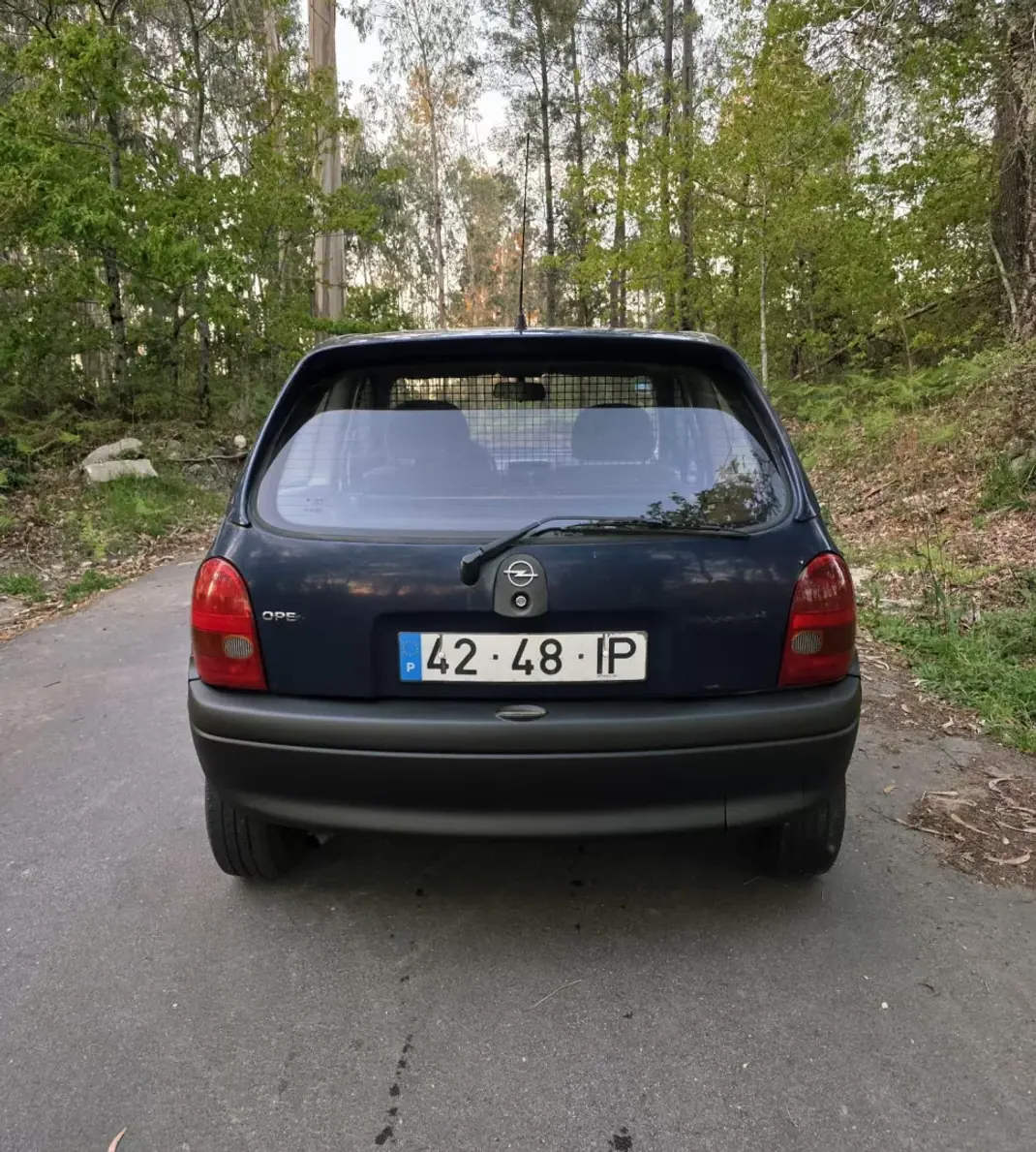 Opel Corsa 1997 - 1500 EUR, 263600 km - AUTO.MOTO.pt - 263600km - foto 12 de 18