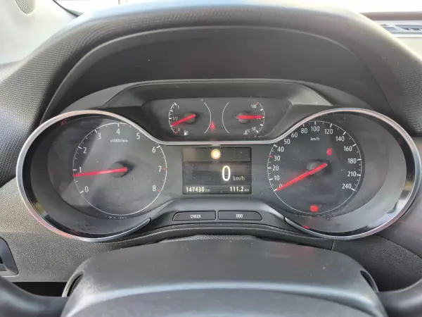 Opel Crossland X 2019 - 10450 EUR, 147430 km - AUTO.MOTO.pt - 147430km - foto 12 de 19