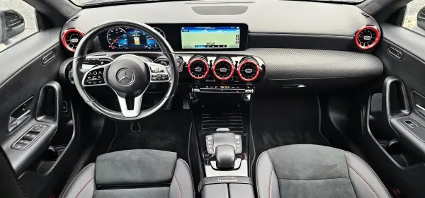 Mercedes-Benz CLA 180 2021 - 28999 EUR, 100000 km - AUTO.MOTO.pt - 100000km - foto 7 de 32