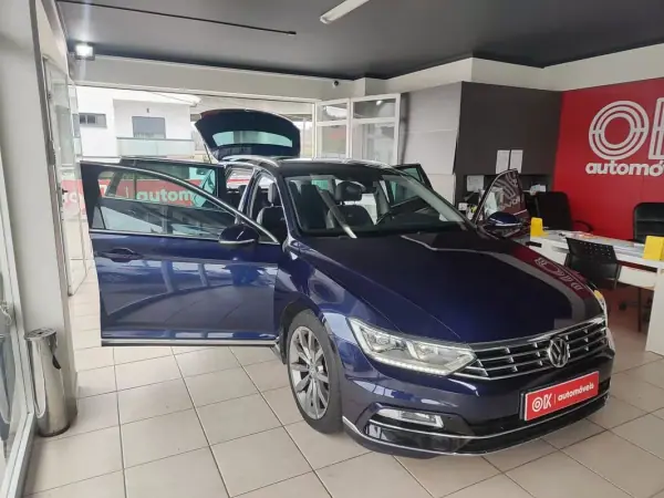 Volkswagen Passat Variant 2018 - 21990 EUR, 137500 km - AUTO.MOTO.pt - 137500km - foto 16 de 44