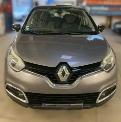 Renault Captur 2015 - 11995 EUR, 102500 km - AUTO.MOTO.pt - 102500km - foto 7 de 12