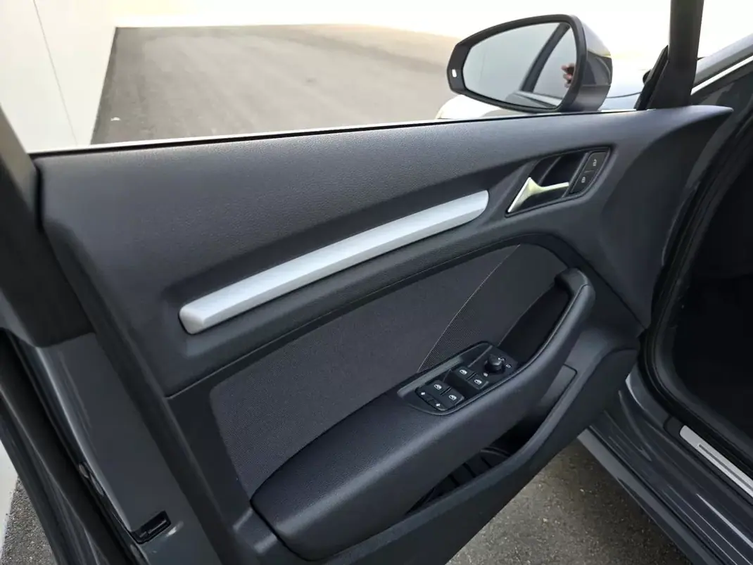 Audi A3 Sportback 2019 - 17500 EUR, 81000 km - AUTO.MOTO.pt - 81000km - foto 29 de 33