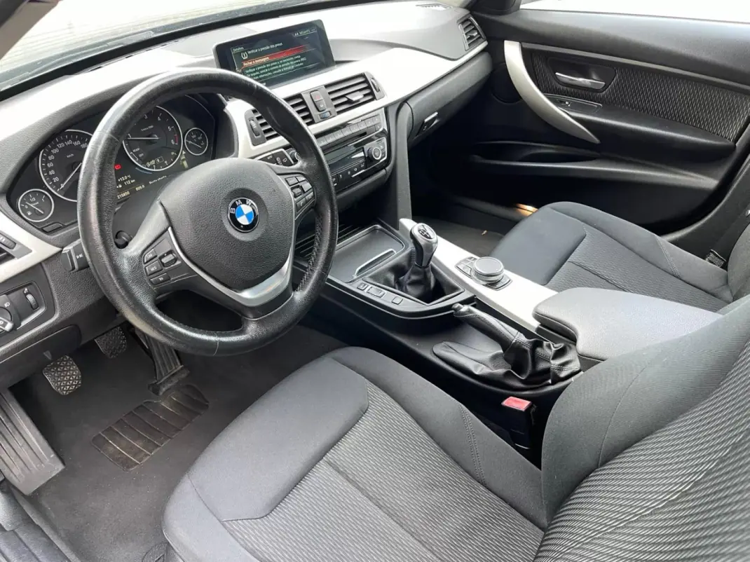 BMW 318 2017 - 17900 EUR, 215800 km - AUTO.MOTO.pt - 215800km - foto 5 de 12